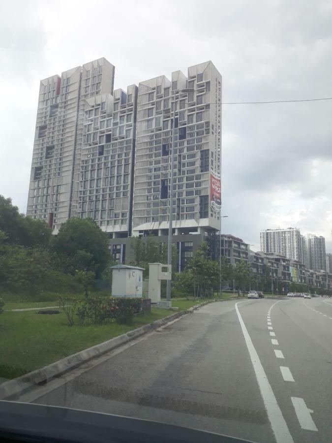 Mufasa Suites At Tamarind Suites With Wifi Netflix Coway Level 8 Cyberjaya Eksteriør billede